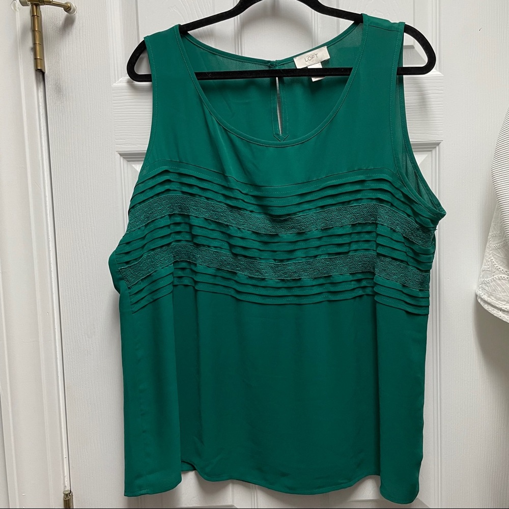 Kelly green top